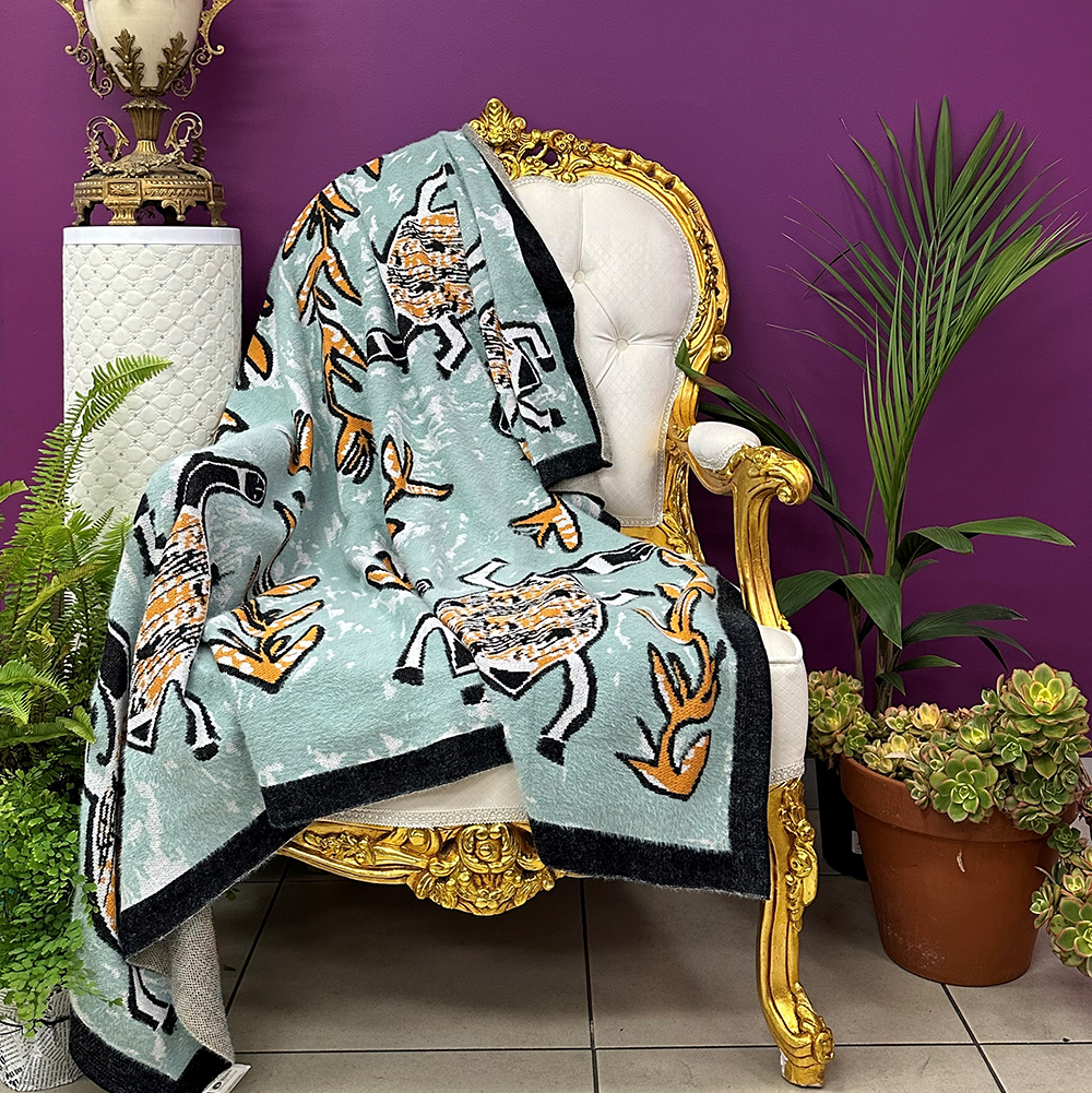 Feather Yarn Throw - 125x150cm-VGA139
