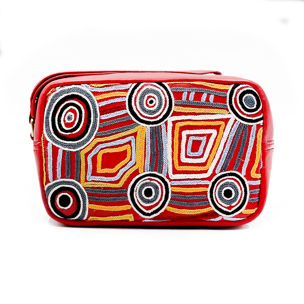 Leather Emb Toiletry Bag - 18 x 10.5 x 6cm-MAB665