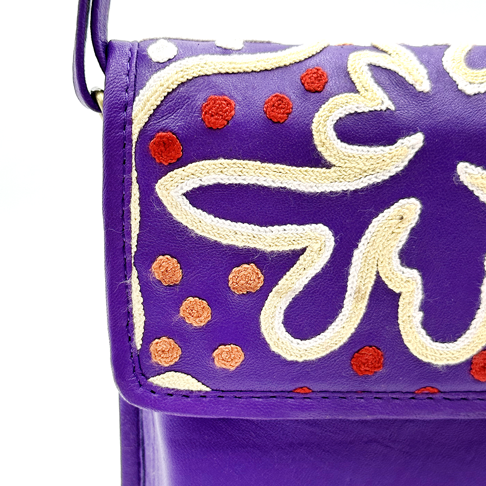 Embroidered Shoulder Bag - 17x21x3cm-PST604