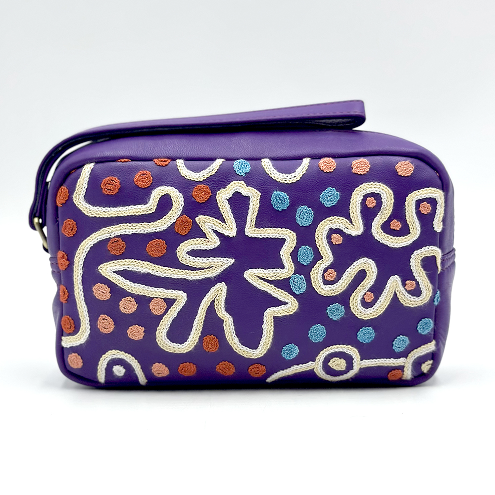 Leather Emb Toiletry Bag - 18 x 10.5 x 6cm-PST604