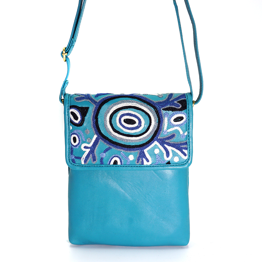 Embroidered Shoulder Bag - 17x21x3cm-THU608