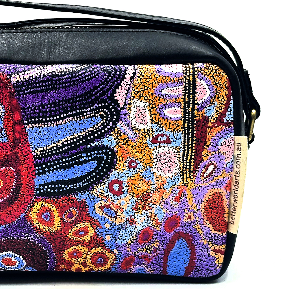 Printed Toiletry Bag Leather - 18 x 10.5 x 6cm-AAD777