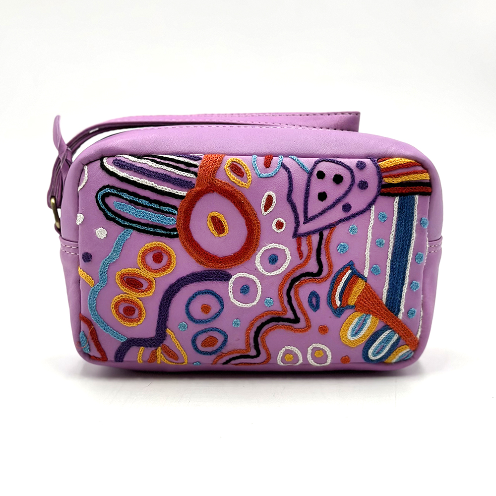 Leather Emb Toiletry Bag - 18 x 10.5 x 6cm-AAD777