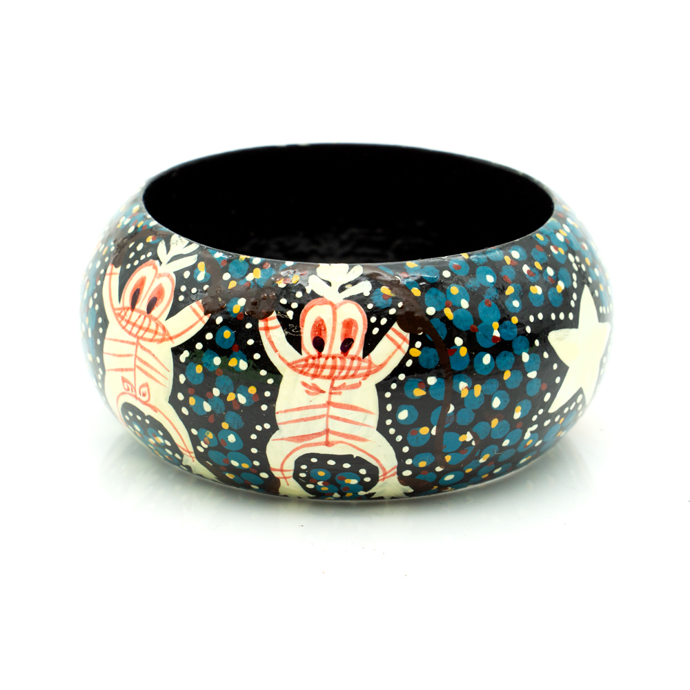 Bangle- Diam :61/71 cm, Width: 4cm-CVA746