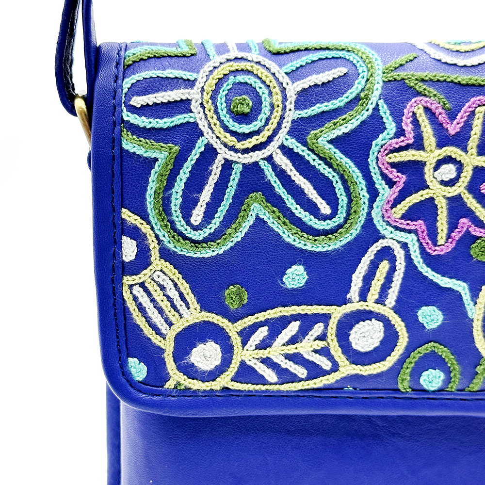 Embroidered Shoulder Bag - 17x21x3cm-CVA748