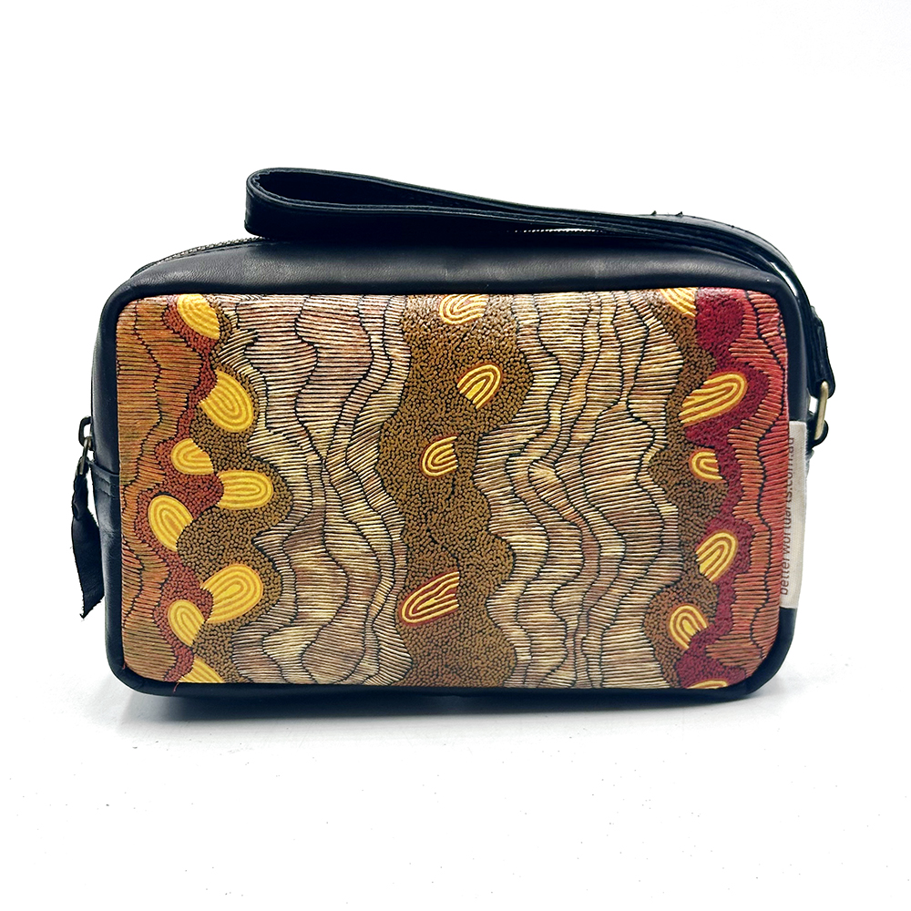 Printed Toiletry Bag Leather - 18 x 10.5 x 6cm-DYM922