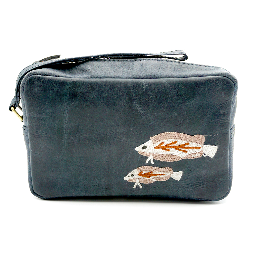 Embroidered Toiletry Bag - 18 x 10.5 x 6cm-INA202