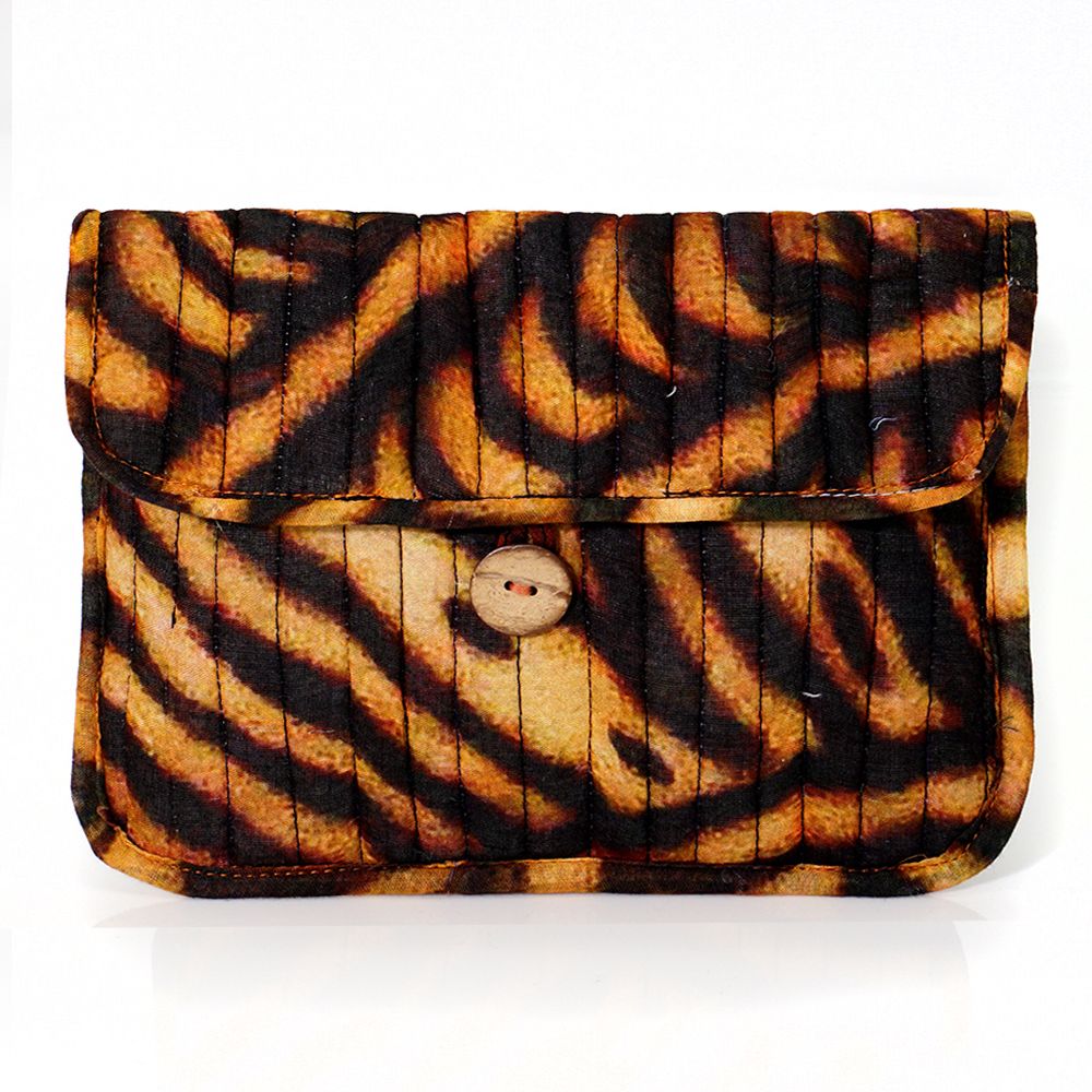 Quilted Buttoned Pouch 20.5X16CM-CBU905