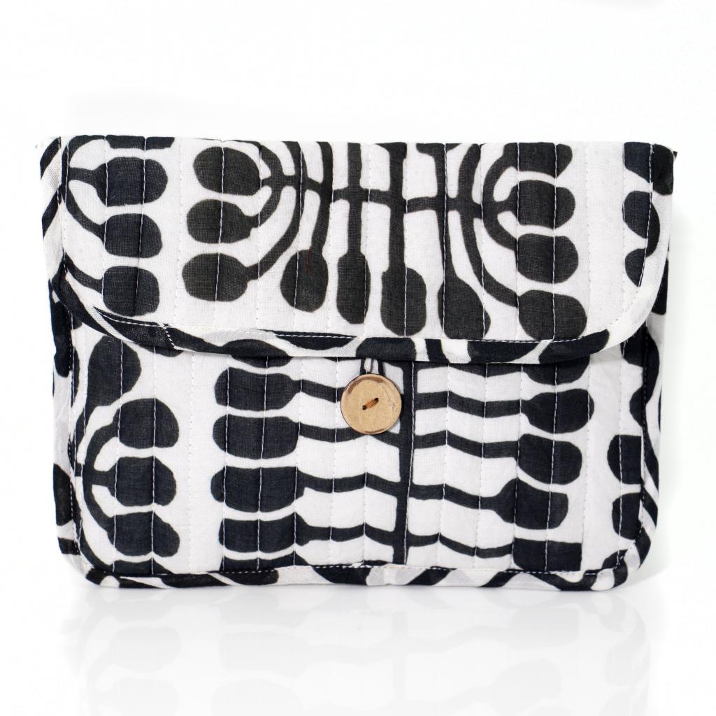 Quilted Buttoned Pouch 20.5X16CM-MNA339